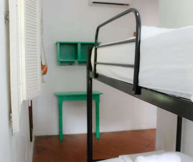 اتاق پایه با سرویس بهداشتی مشترک, Selina Manuel Antonio   Hostel