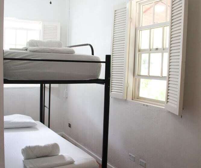 اتاق پایه با سرویس بهداشتی مشترک, Selina Manuel Antonio   Hostel