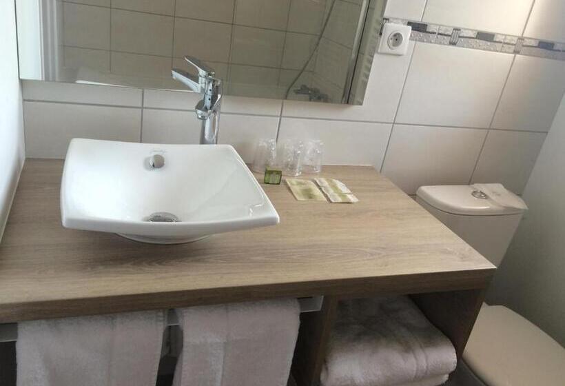 اتاق راحتی سه تخته, Auberge Du Cheval Blanc Logis