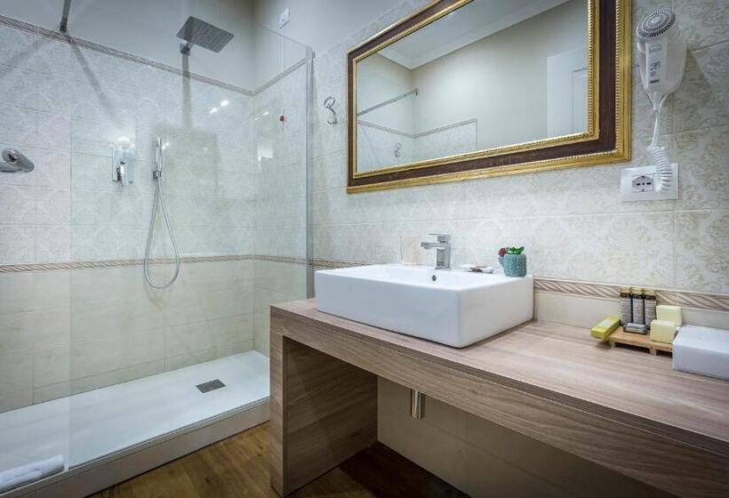 اتاق لوکس سه تخته, B&b La Terrazza Sul Duomo