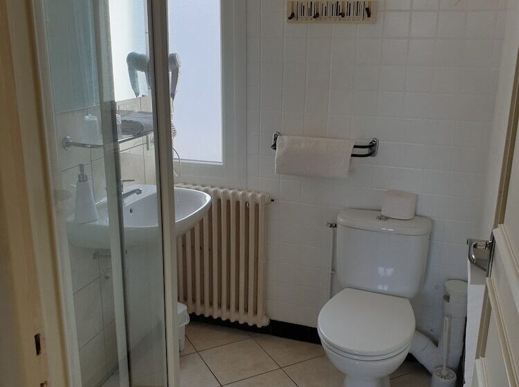 اتاق راحتی, Hôtel Restaurant Les Oceanides