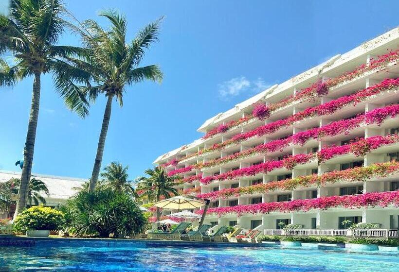 اتاق لوکس با چشم‌انداز دریاچه, Palace Resort Yalong Bay Sanya