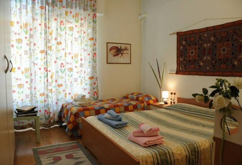اتاق استاندارد سه تخته با سرویس بهداشتی مشترک, Zeus Rooms Superior
