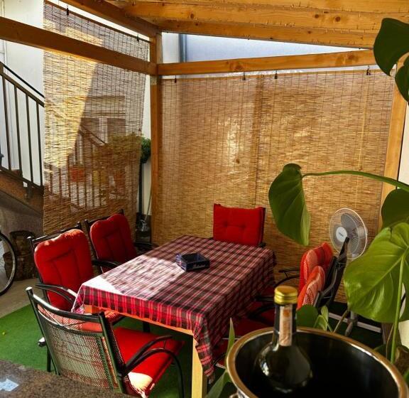 اتاق استاندارد سه نفره, Guest House Nana