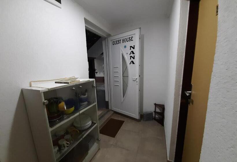 اتاق استاندارد سه نفره, Guest House Nana