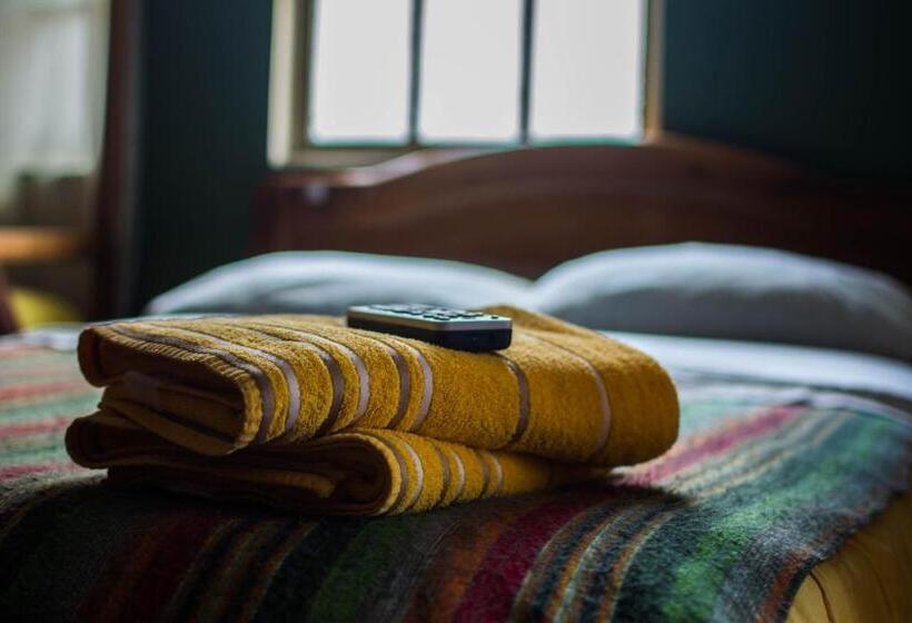 اتاق استاندارد چهار تخته, Blue House Youth Hostel