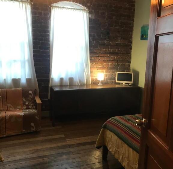 اتاق چهار تخته با دستشویی مشترک, Blue House Youth Hostel