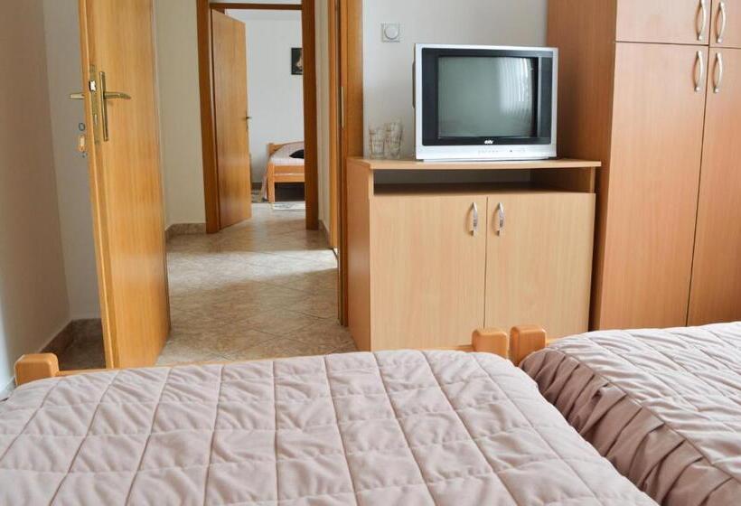 اتاق استاندارد چهار تخته, Višegrad