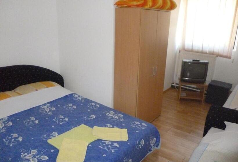اتاق خانوادگی, Apartmani I Sobe Okuka