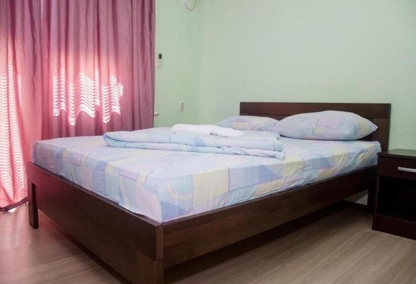 اتاق لوکس, Motel Aura