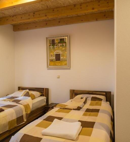 اتاق استاندارد با بالکن, Motel Orhideja