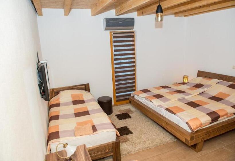 اتاق خانوادگی, Motel Orhideja