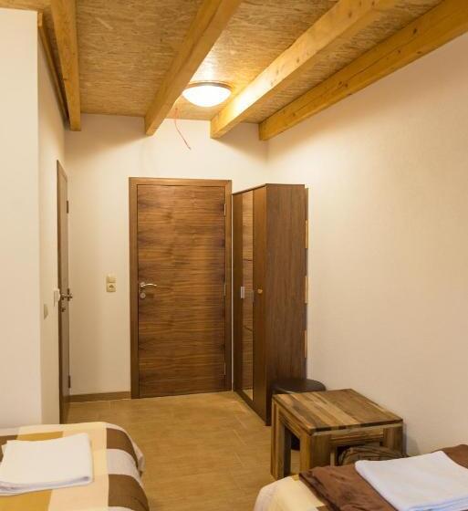 اتاق استاندارد با بالکن, Motel Orhideja