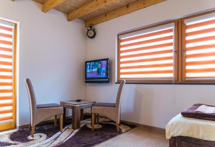 اتاق راحتی سه تخته, Motel Orhideja