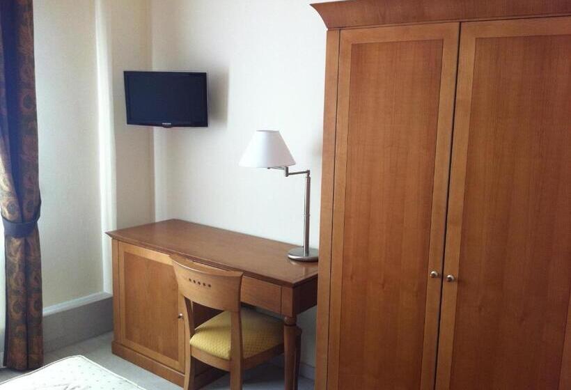 اتاق استاندارد, B&b Teatro Ristori Verona