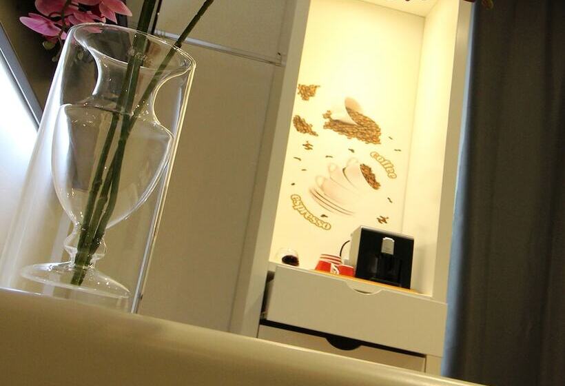 اتاق لوکس با بالکن, B&b Verona S Inn