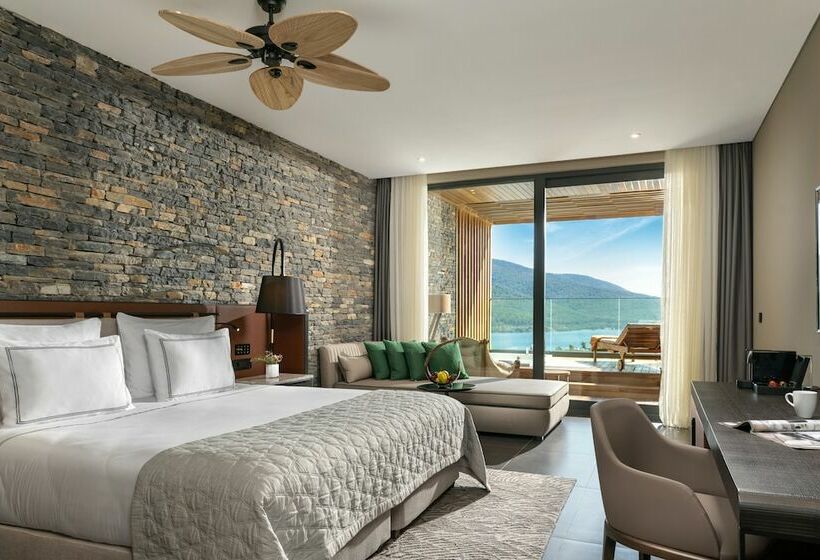 اتاق اساندارد با چشم‌انداز جانبی به دریا, Lujo Hotel Bodrum