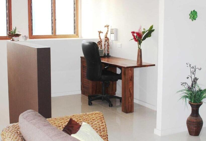 1 Bedroom Penthouse Apartment, Vanuatu Beachfront Apartments