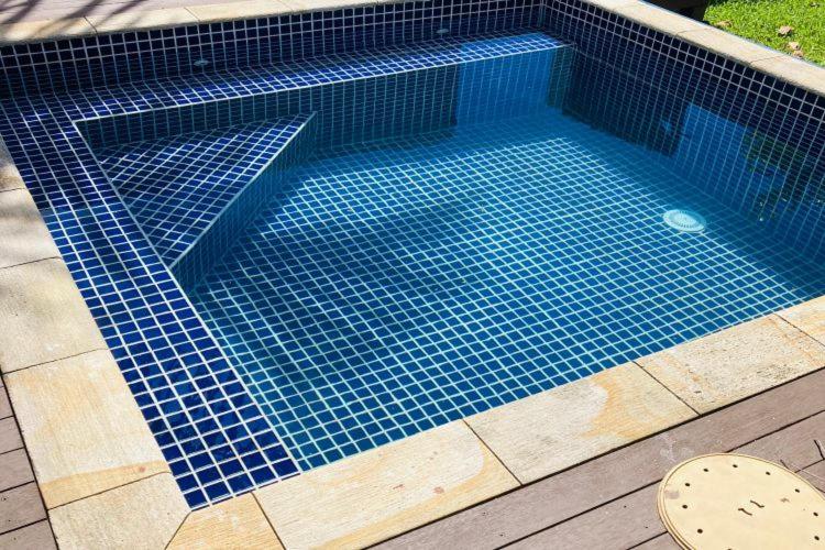 ویلای یک اتاق خوابه با استخر شنا, Vanuatu Beachfront Apartments