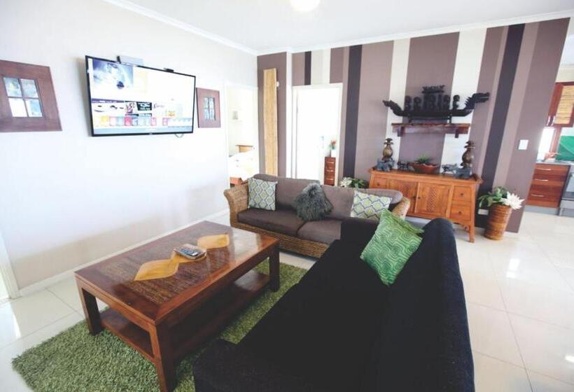 1 Bedroom Penthouse Apartment, Vanuatu Beachfront Apartments