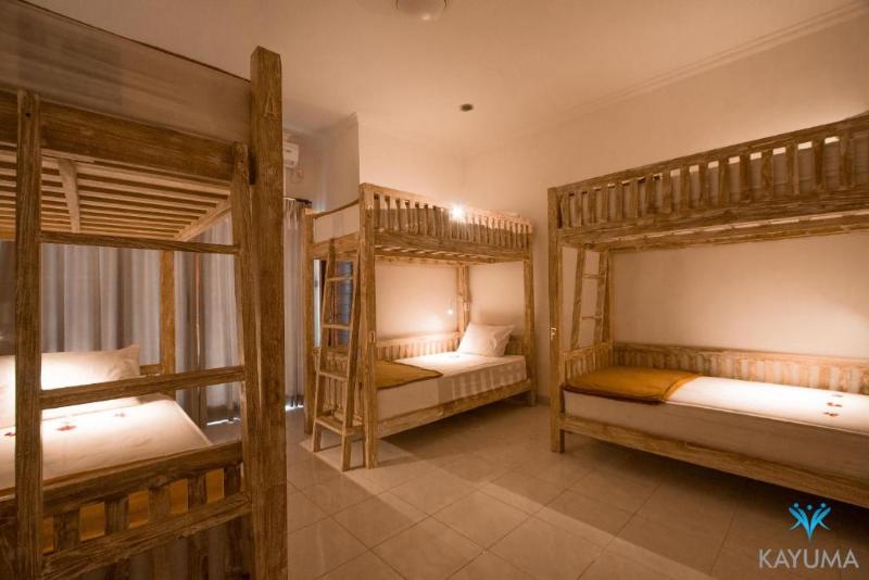 تختخواب در اتاق مشترک, Kayuma House Canggu