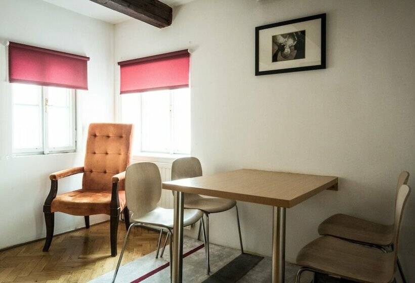 سوییت, Charles Bridge Hostel & Apartments