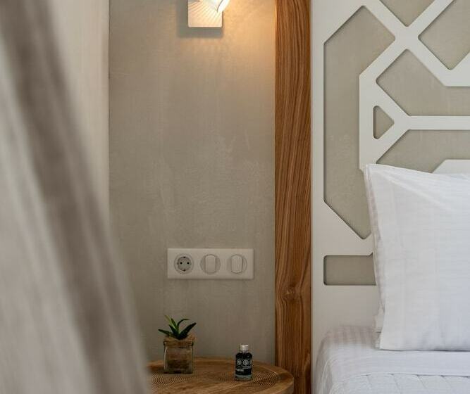 اتاق لوکس, Apollo Apartments