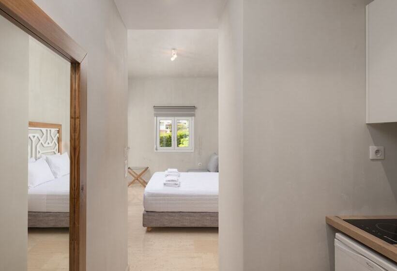 استودیوی لوکس, Apollo Apartments
