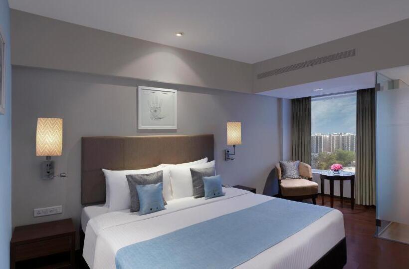 اتاق لوکس, Grand Mercure Vadodara Surya Palace