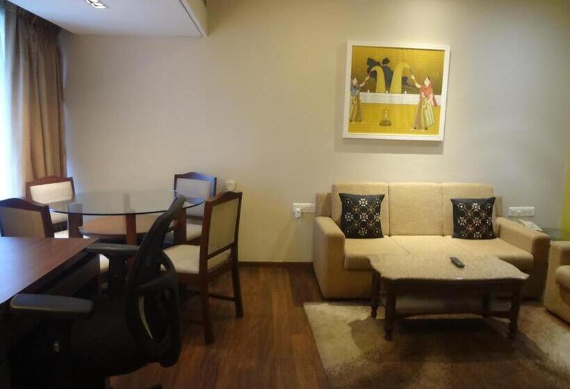 سوئیت پریمیوم, Grand Mercure Vadodara Surya Palace