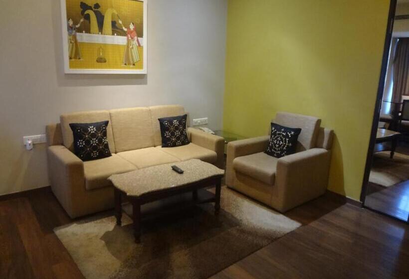 سوئیت پریمیوم, Grand Mercure Vadodara Surya Palace