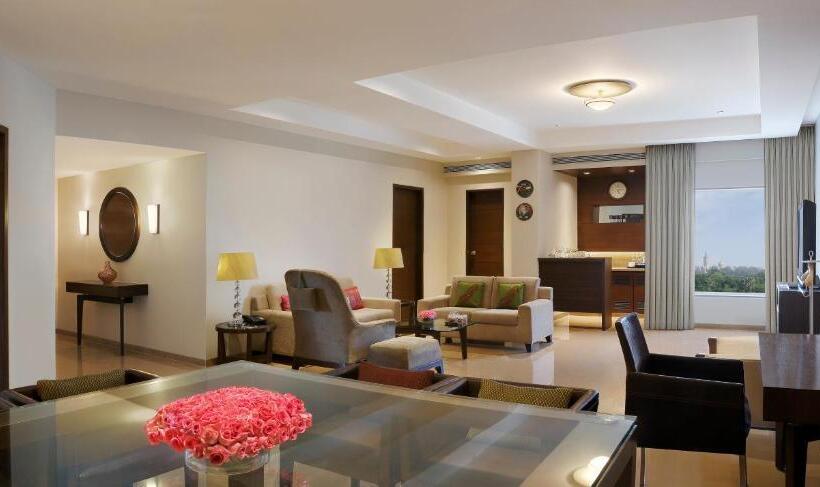 سوئیت پرزیدنت, Grand Mercure Vadodara Surya Palace