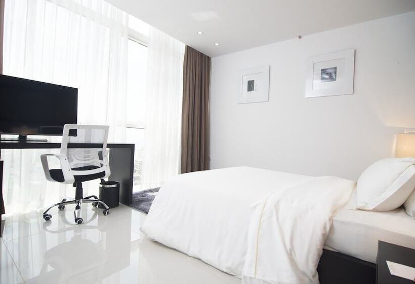 آپارتمان سوپریور 3 خوابه, Platinum One Suites