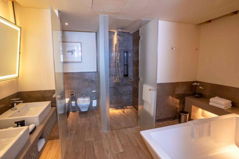 سوییت با چشم‌انداز دریا, Saadiyat Rotana Resort And Villas
