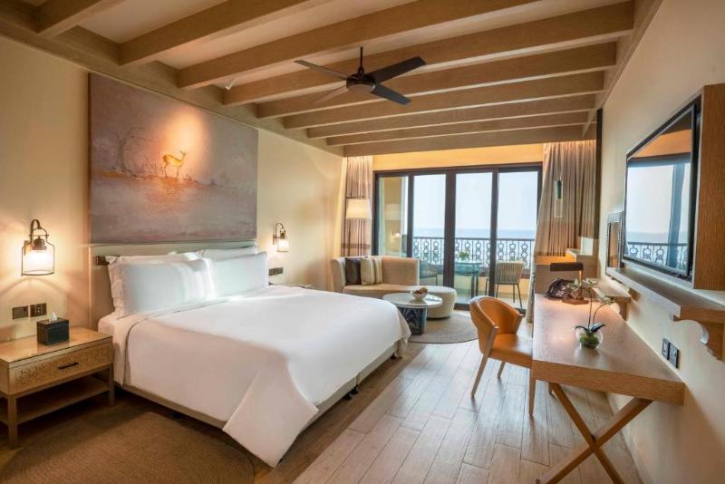 اتاق استاندارد با بالکن و چشم‌انداز دریا, Saadiyat Rotana Resort And Villas