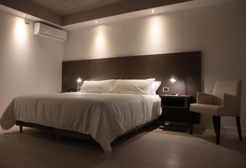 سوییت اجرایی, Unit Santa Rosa