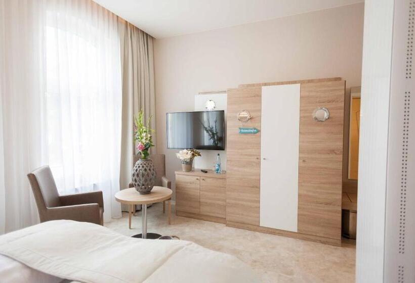 اتاق استاندارد با بالکن, Ostseehotel Warnemünde