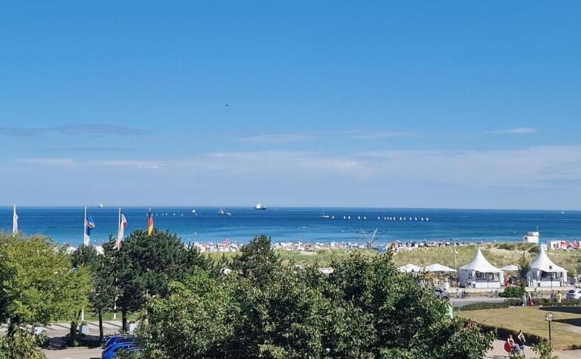 اتاق استاندارد با چشم‌انداز دریا, Ostseehotel Warnemünde