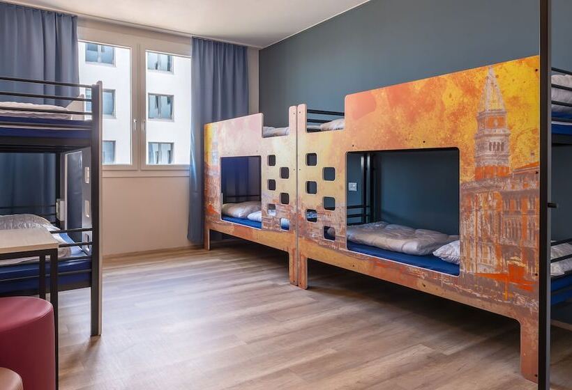 تختخواب در اتاق مشترک, a&o Hostel Venezia Mestre