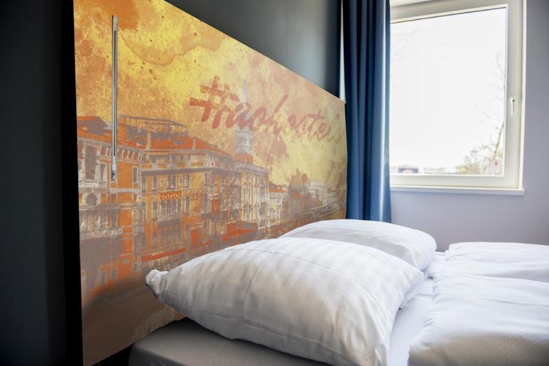 اتاق استاندارد یک نفره, a&o Hostel Venezia Mestre