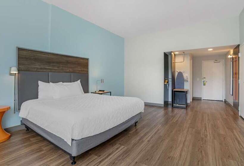 اتاق استاندارد با تخت بزرگ برای معلولان, Tru By Hilton Cedar Rapids Westdale