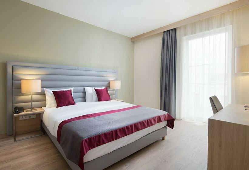 سوییت, Akeah Verdi Budapest