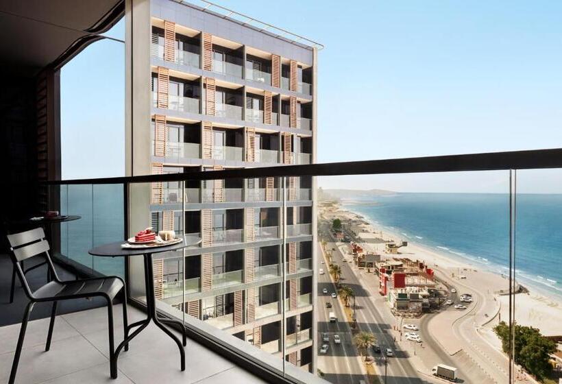 غرفة قياسية سرير كينج, Wyndham Garden Ajman Corniche