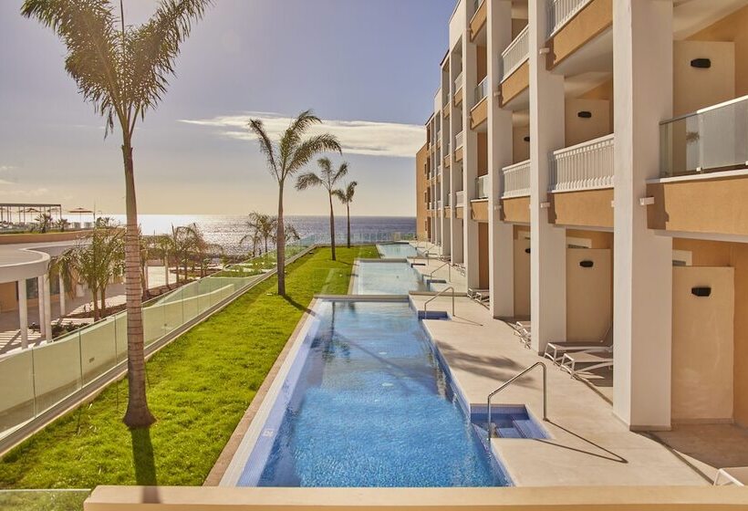 Junior swim-up suite, Bahia Principe Fantasia Tenerife