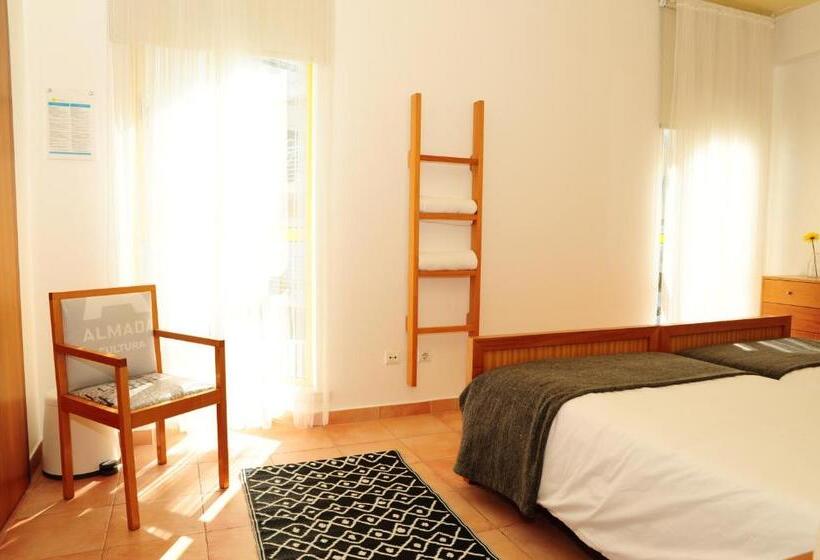 اتاق استاندارد با سرویس بهداشتی مشترک, Caparica Sun Centre