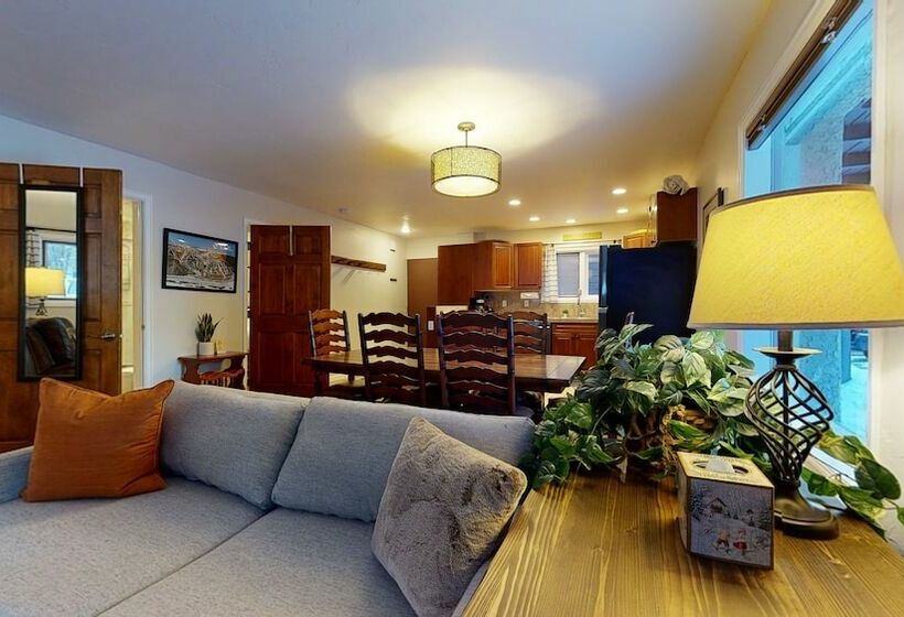 آپارتمان 2 خوابه, Christiania Condominiums  Coraltree Residence Collection