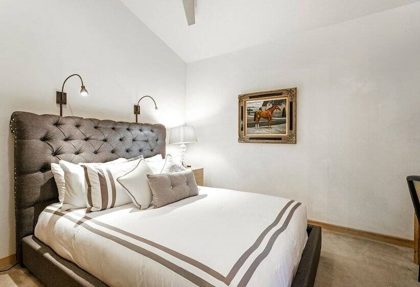 آپارتمان 4 خوابه, Christiania Condominiums  Coraltree Residence Collection
