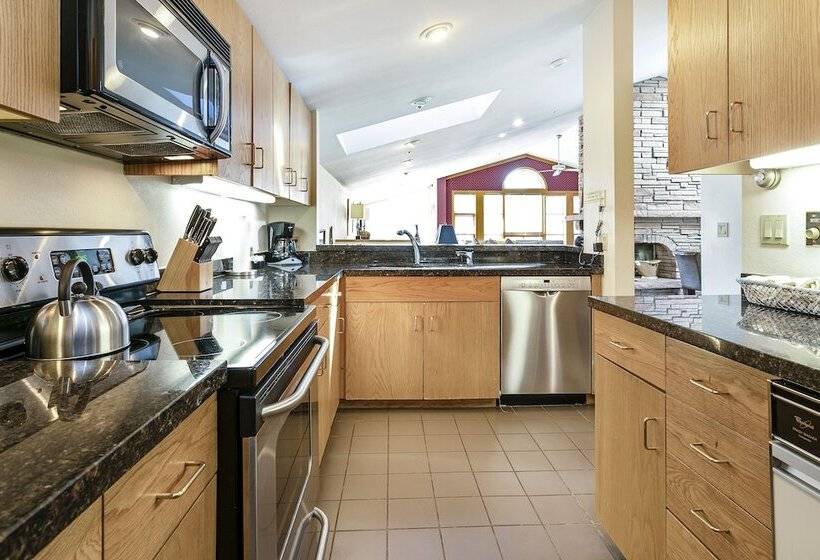 آپارتمان 4 خوابه, Christiania Condominiums  Coraltree Residence Collection