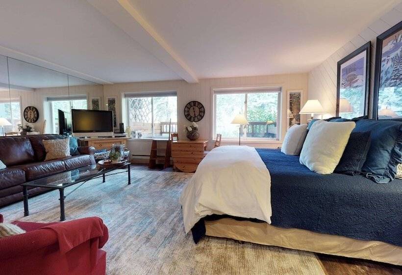 استودیوی استاندارد, Christiania Condominiums  Coraltree Residence Collection