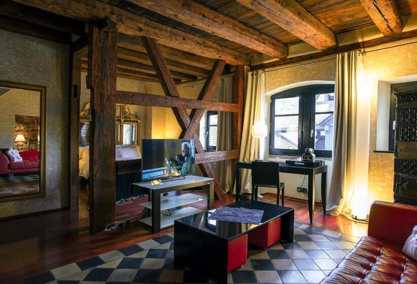سوییت, Le B. Suites, Chambres & Restaurant